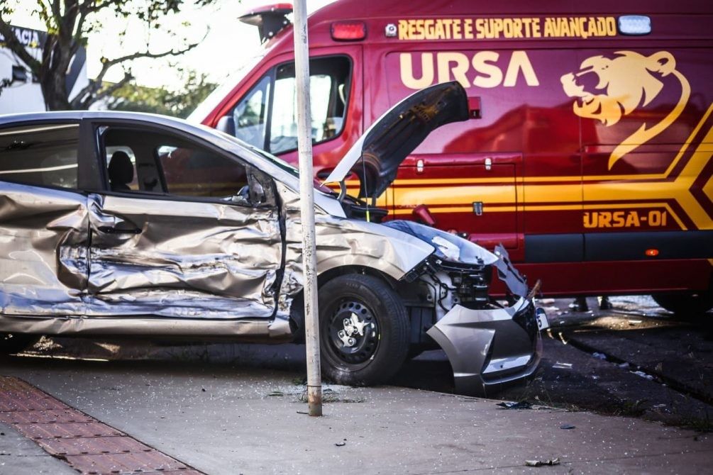 Viatura Do Corpo De Bombeiros Se Envolve Em Acidente A Caminho De Atendimento Em Campo Grande 